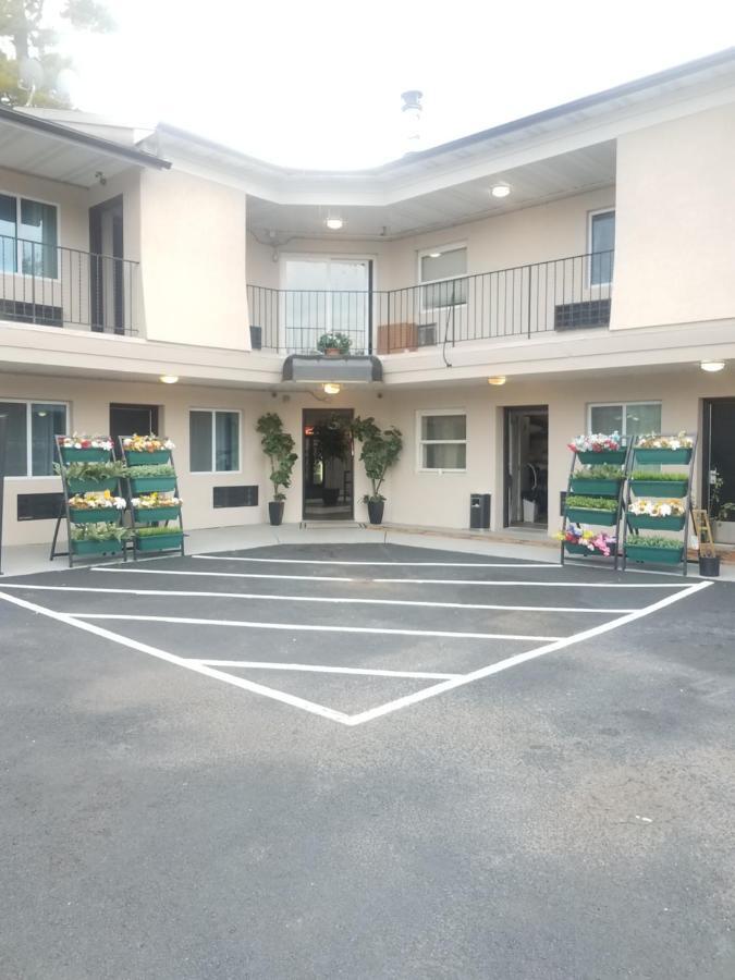Motel The Carasaljo Lakewood Exteriér fotografie